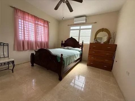 4 Urb. Jose Mercado Final De La Calle William Caguas PR 00725