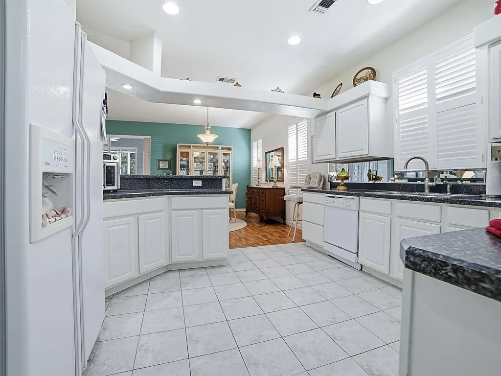33122 Meadow Side Court Leesburg FL 34748