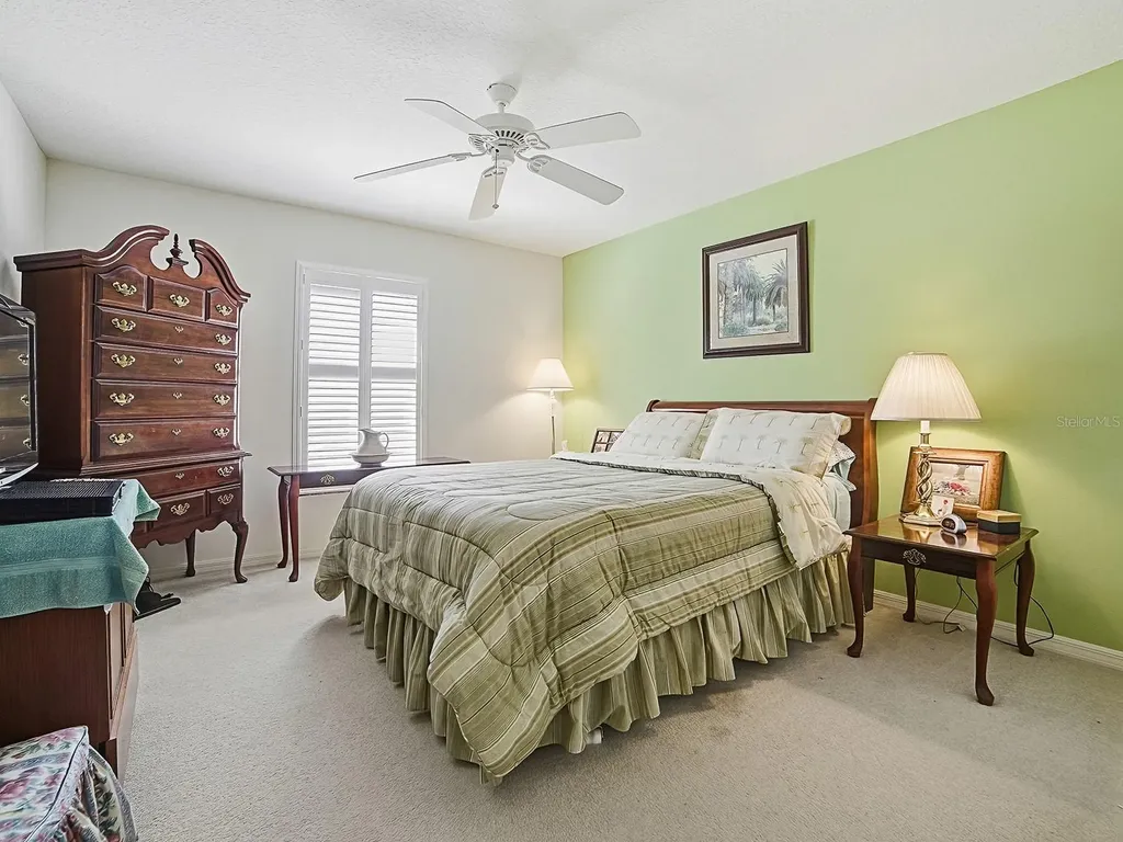 33122 Meadow Side Court Leesburg FL 34748