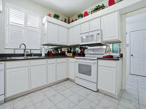 33122 Meadow Side Court Leesburg FL 34748