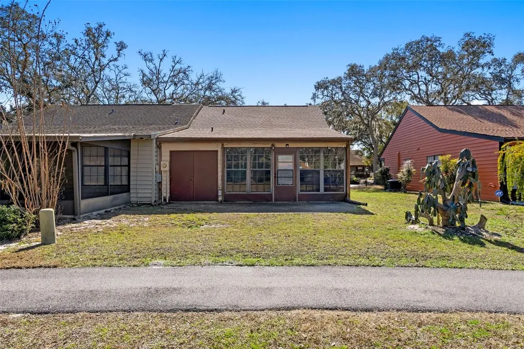 35077 Whispering Oaks Boulevard Dade City FL 33523