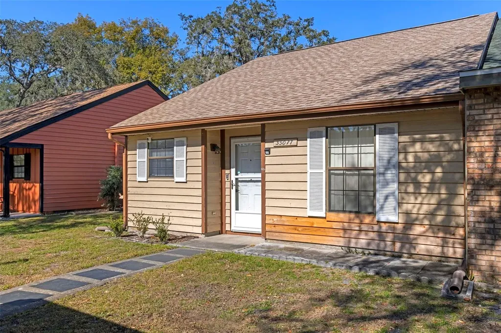 35077 Whispering Oaks Boulevard Dade City FL 33523