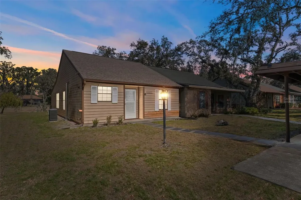 35077 Whispering Oaks Boulevard Dade City FL 33523