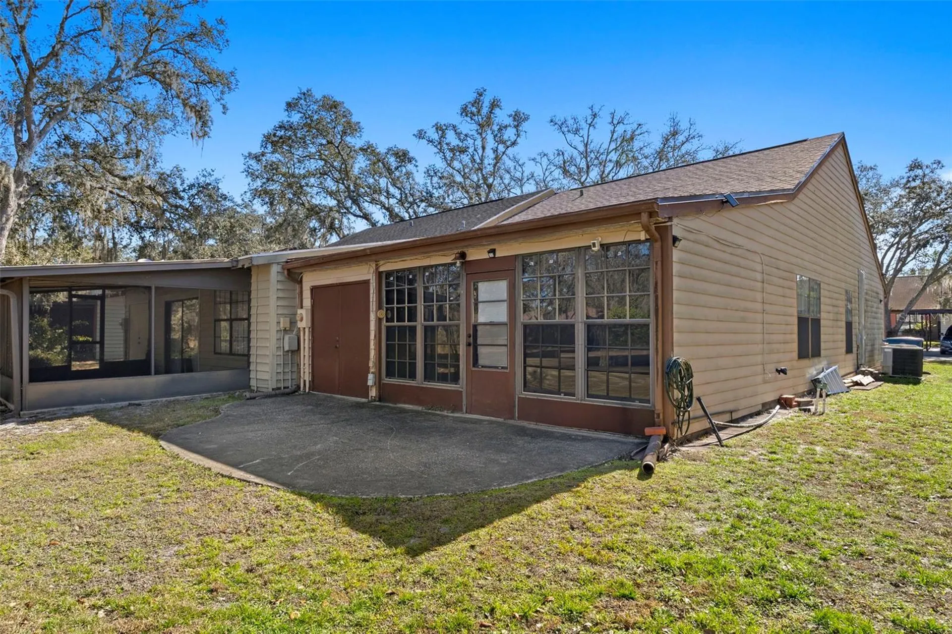 35077 Whispering Oaks Boulevard Dade City FL 33523