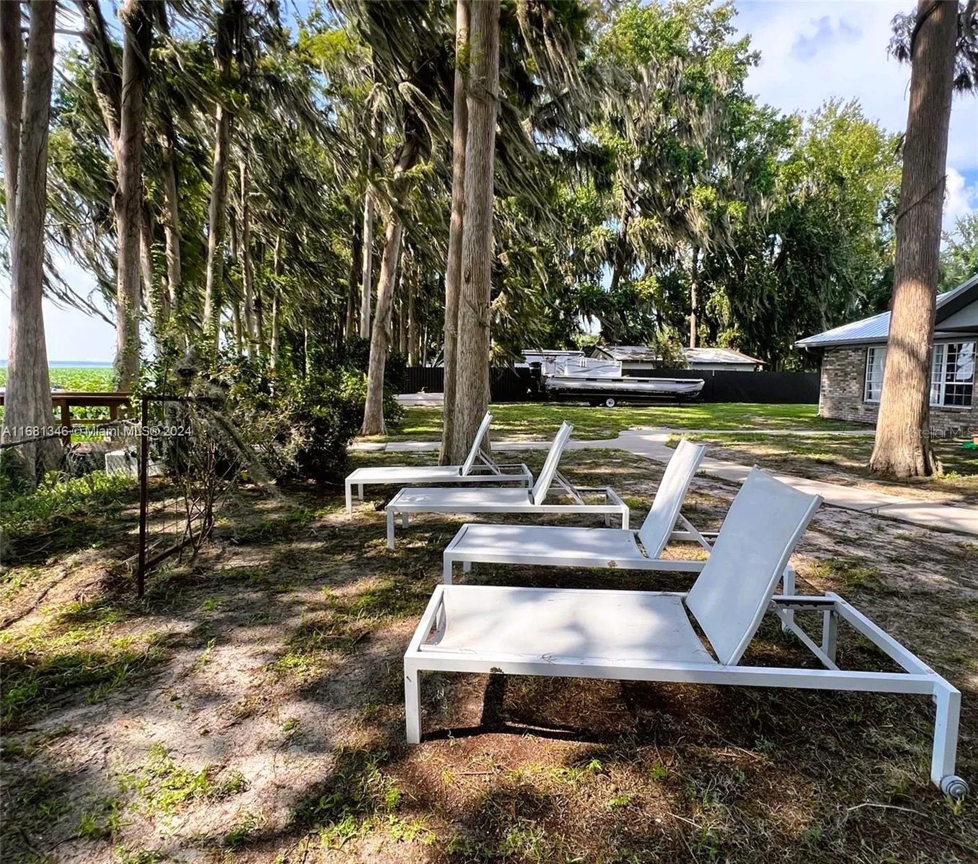 15618 SE Us Highway 301 Hawthorne FL 32640