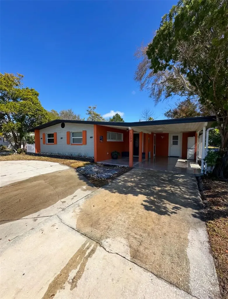 1203 N Saturn Avenue Clearwater FL 33755