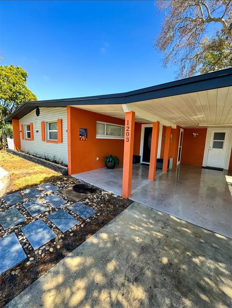1203 N Saturn Avenue Clearwater FL 33755