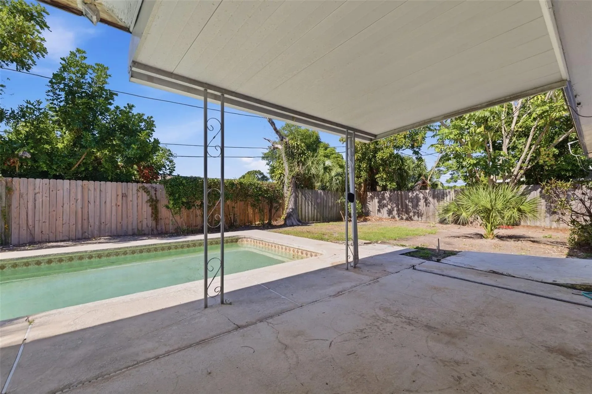 1344 62nd Place S St Petersburg FL 33705