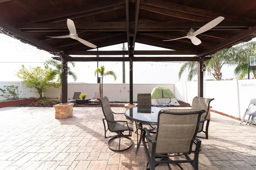2542 Nouveau Way Kissimmee FL 34741