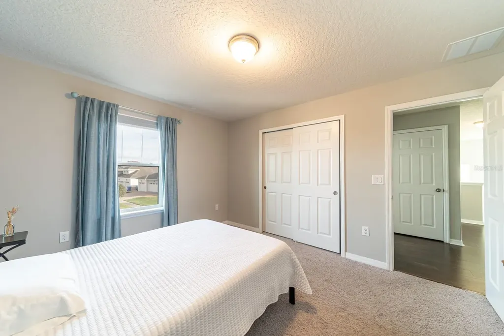 2542 Nouveau Way Kissimmee FL 34741