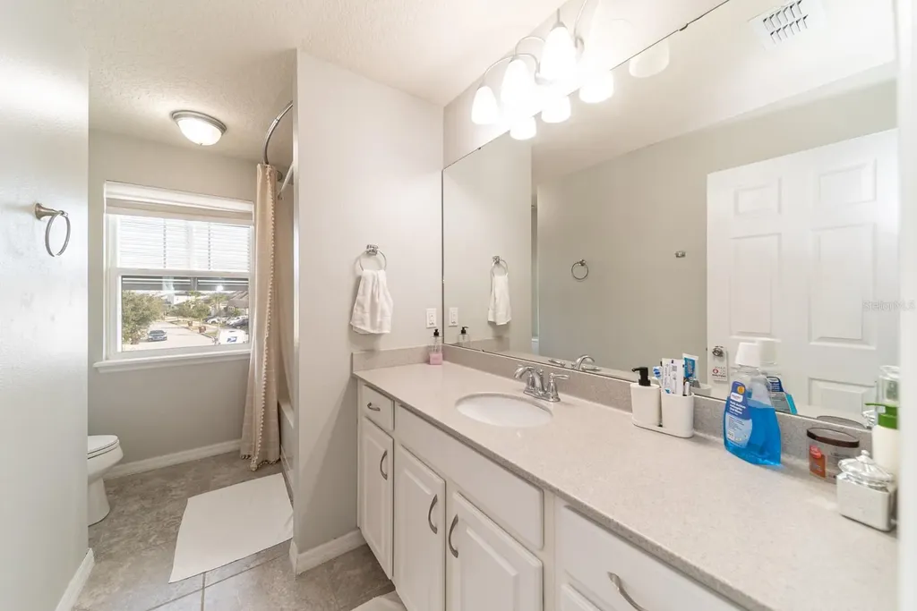 2542 Nouveau Way Kissimmee FL 34741