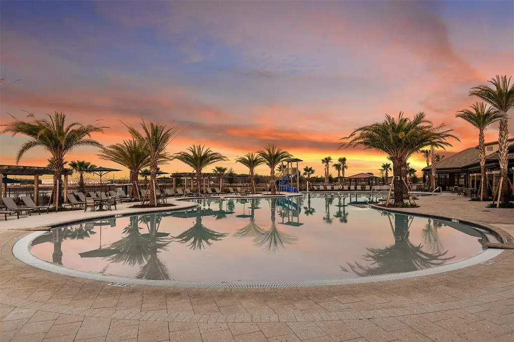 2542 Nouveau Way Kissimmee FL 34741