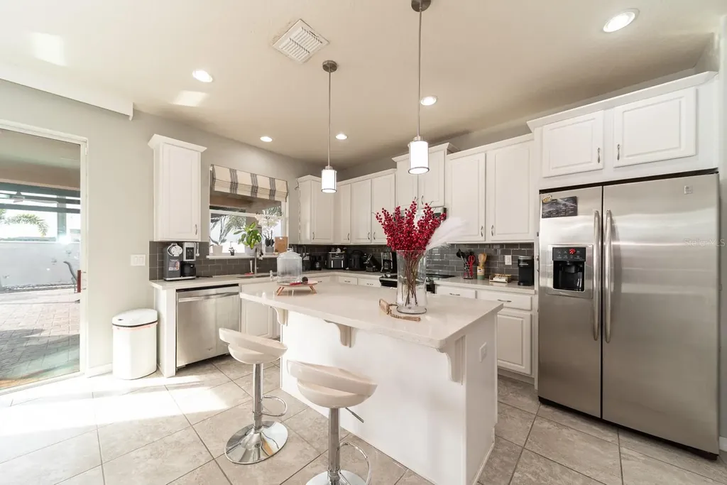 2542 Nouveau Way Kissimmee FL 34741