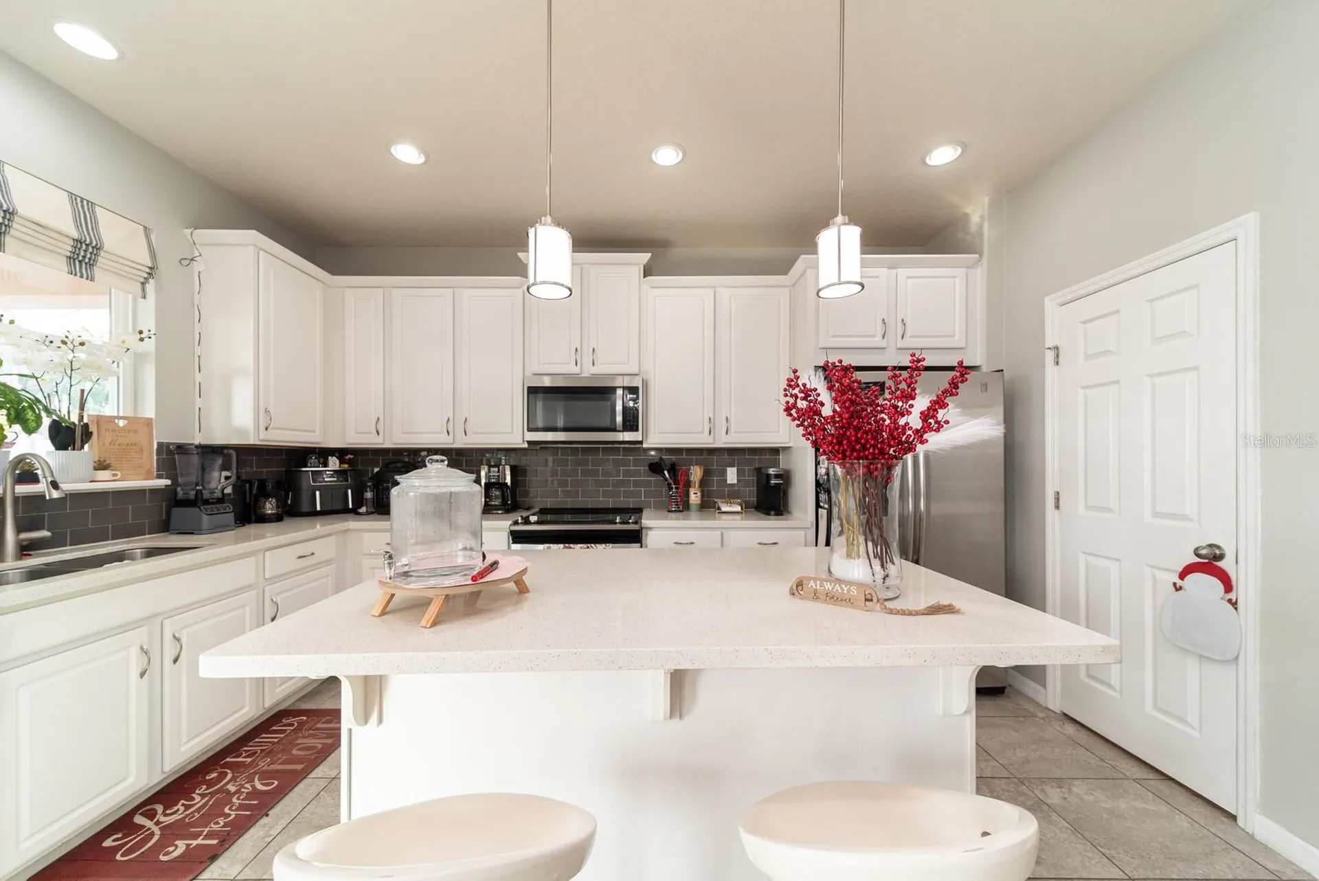 2542 Nouveau Way Kissimmee FL 34741