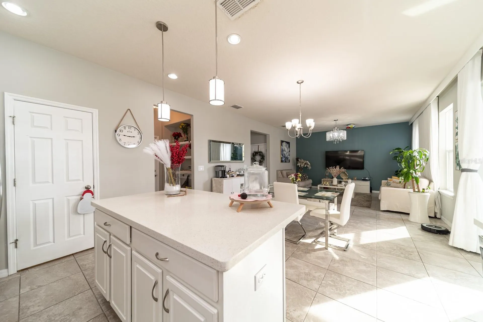 2542 Nouveau Way Kissimmee FL 34741