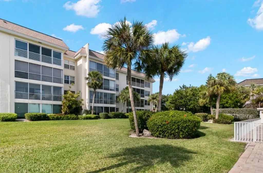 605 Sutton Place Longboat Key FL 34228