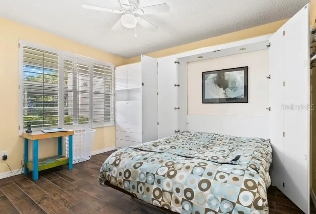 605 Sutton Place Longboat Key FL 34228