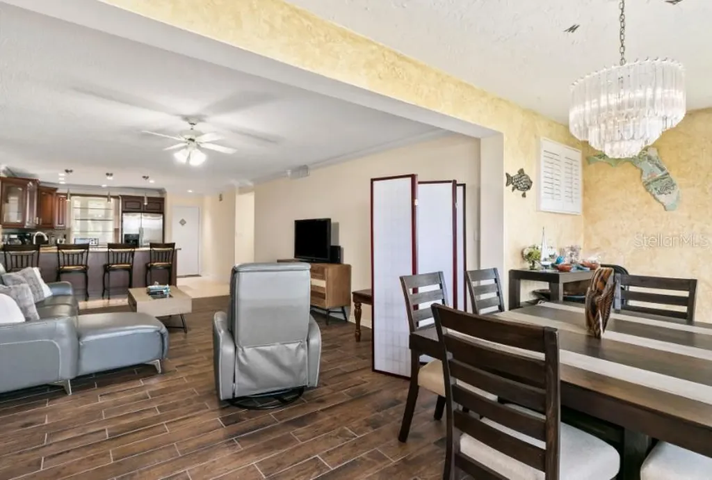 605 Sutton Place Longboat Key FL 34228