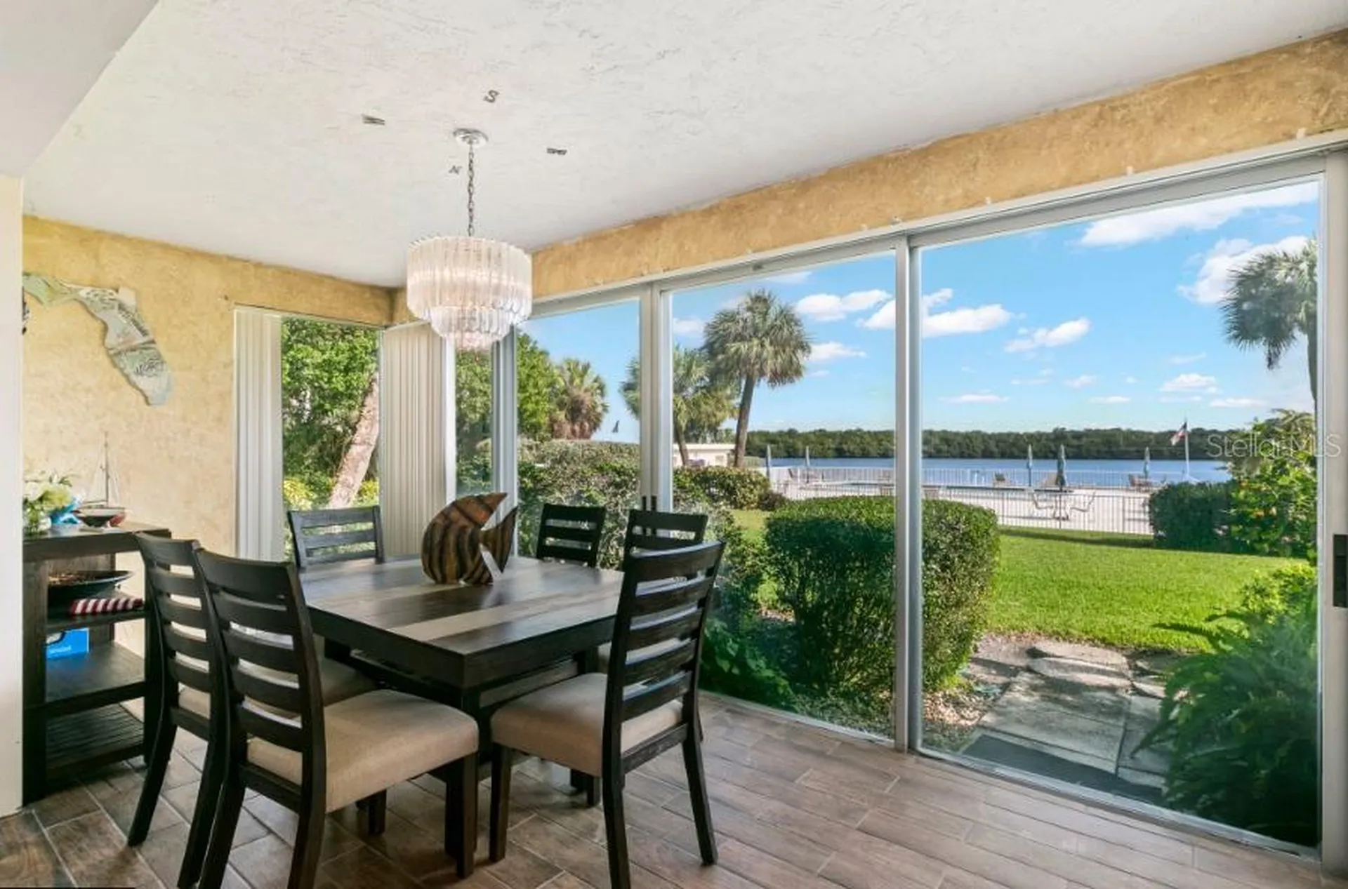605 Sutton Place Longboat Key FL 34228
