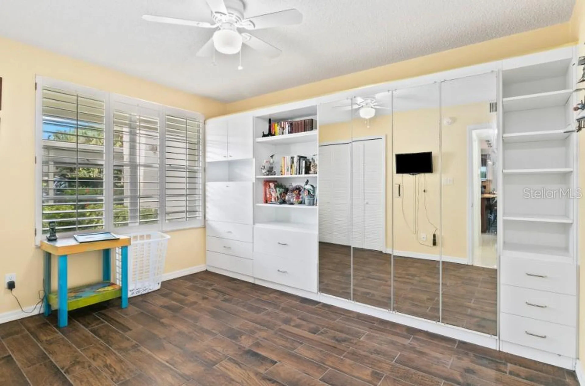 605 Sutton Place Longboat Key FL 34228