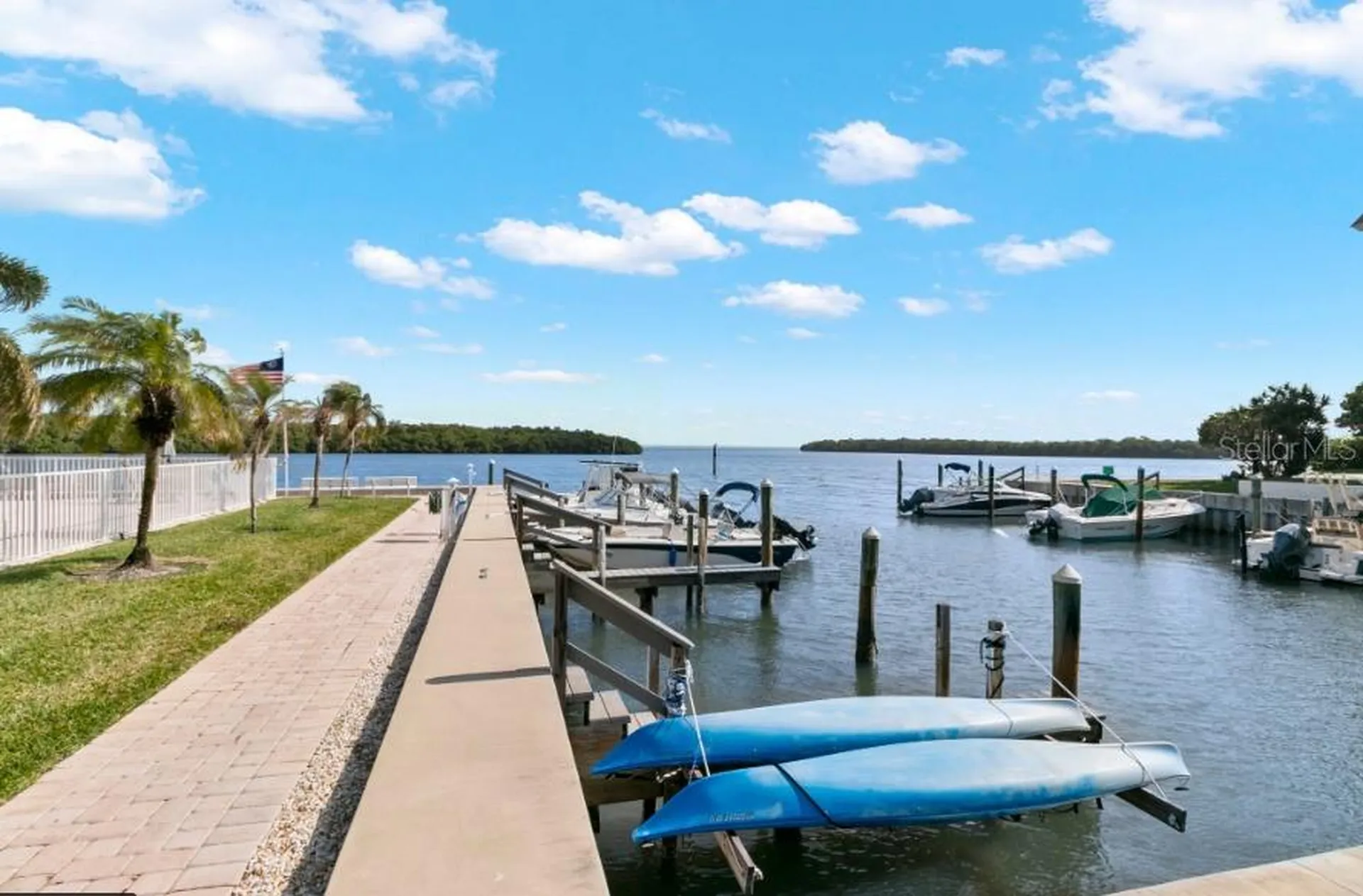 605 Sutton Place Longboat Key FL 34228