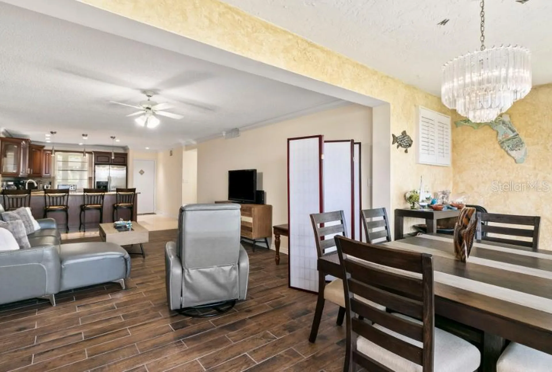 605 Sutton Place Longboat Key FL 34228
