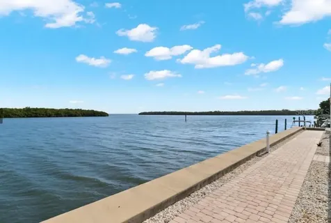 605 Sutton Place Longboat Key FL 34228