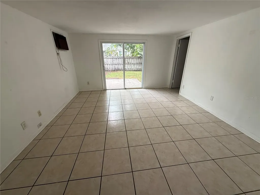 1270 8th Avenue NE Largo FL 33770