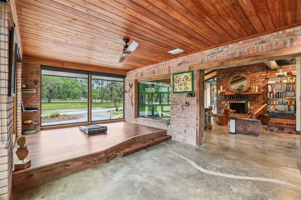 27616 Miller Road Dade City FL 33525