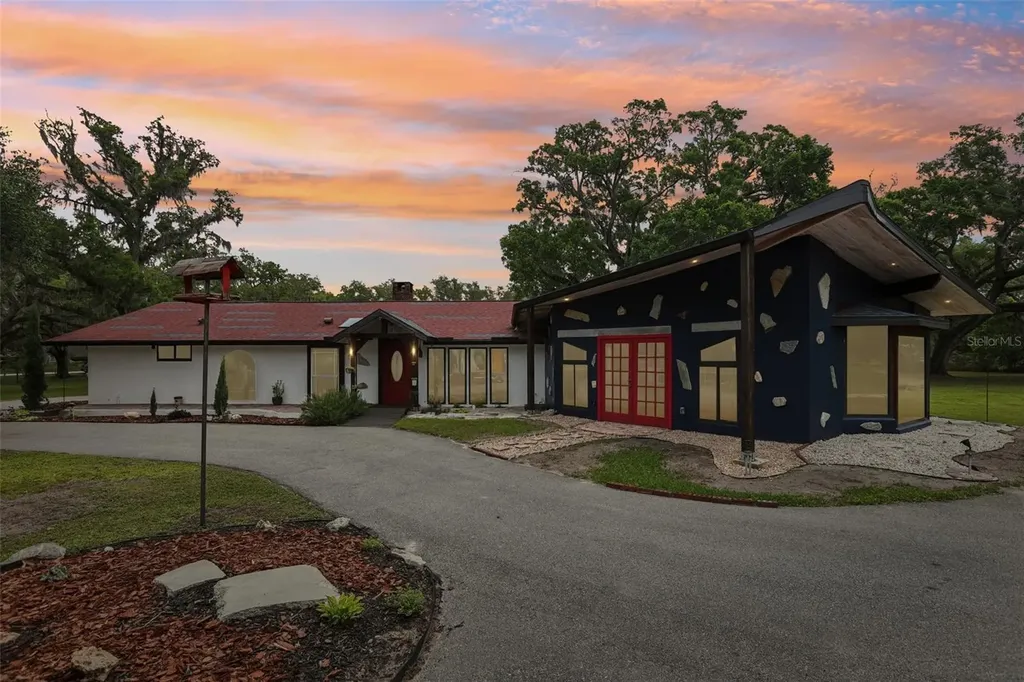 27616 Miller Road Dade City FL 33525