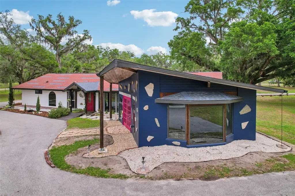 27616 Miller Road Dade City FL 33525