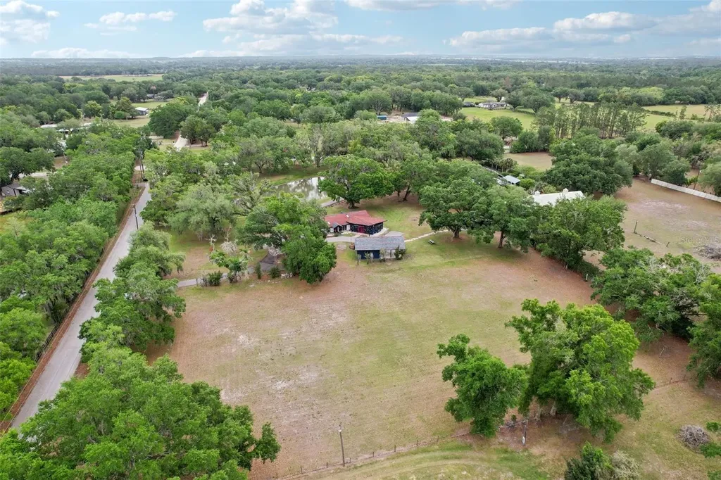 27616 Miller Road Dade City FL 33525