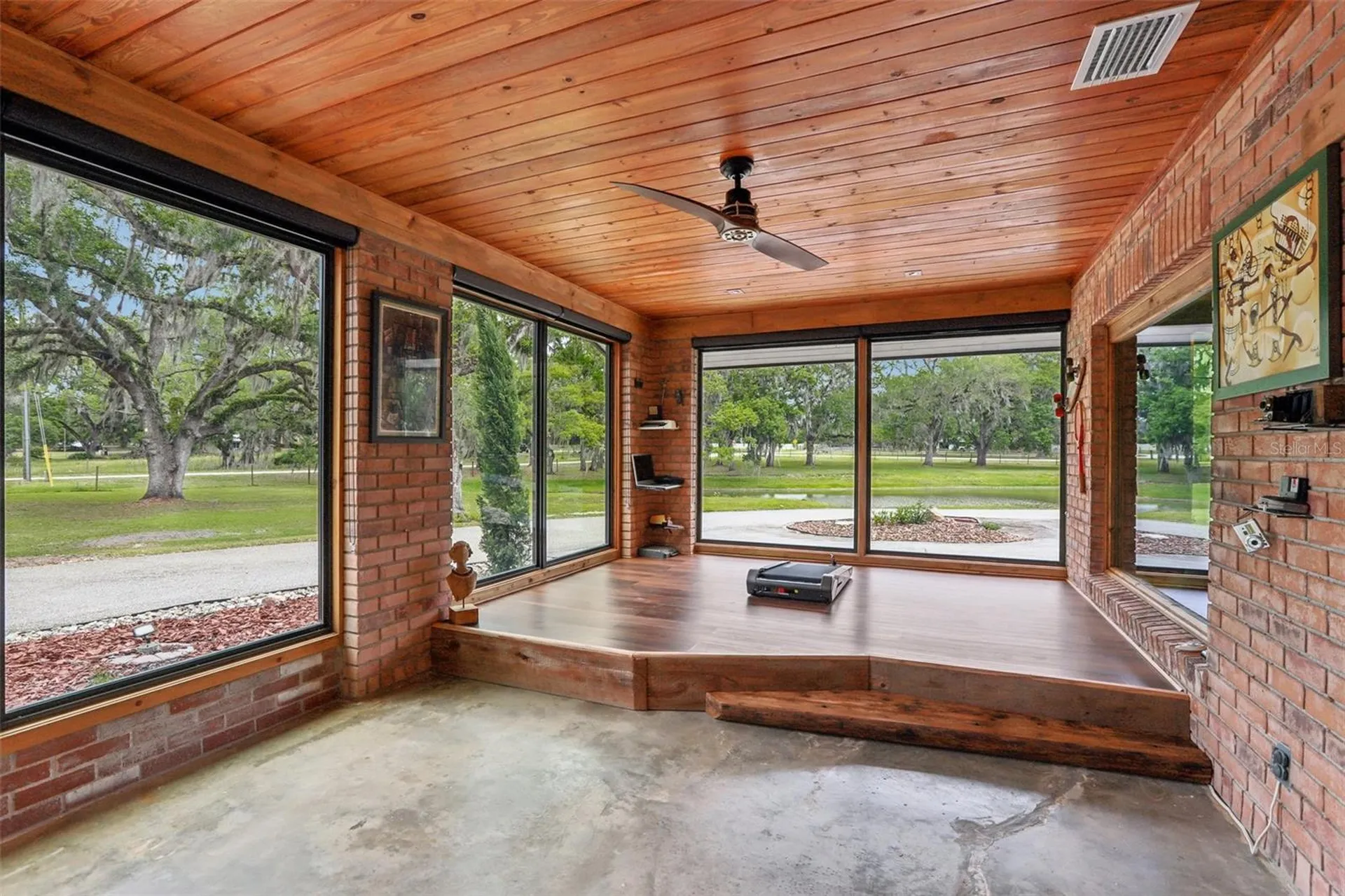 27616 Miller Road Dade City FL 33525