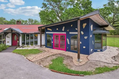 27616 Miller Road Dade City FL 33525