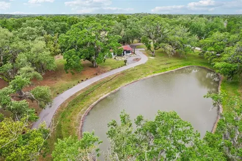 27616 Miller Road Dade City FL 33525