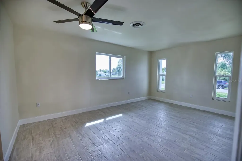 66 Oakland Hills Court Rotonda West FL 33947