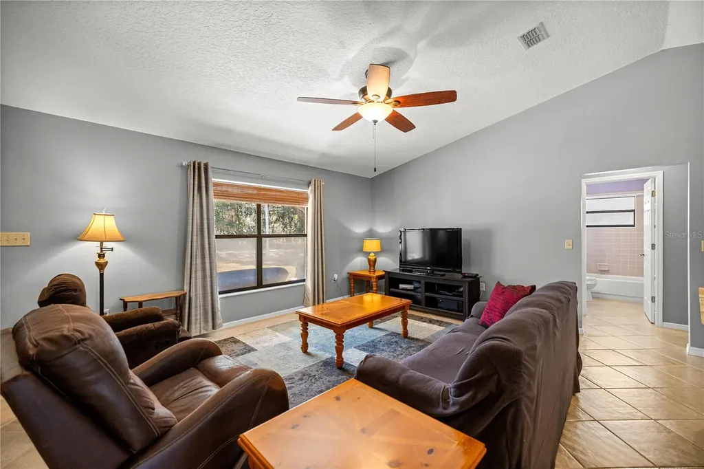 17757 SE 28th Lane Road Silver Springs FL 34488