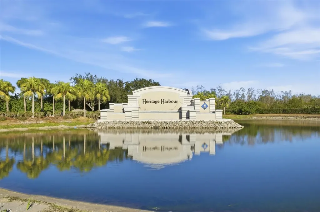8844 Stone Harbour Loop Bradenton FL 34212