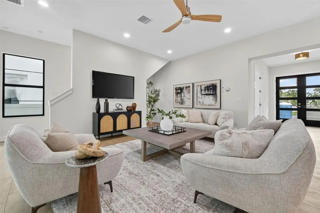 4527 26th Avenue S St Petersburg FL 33711