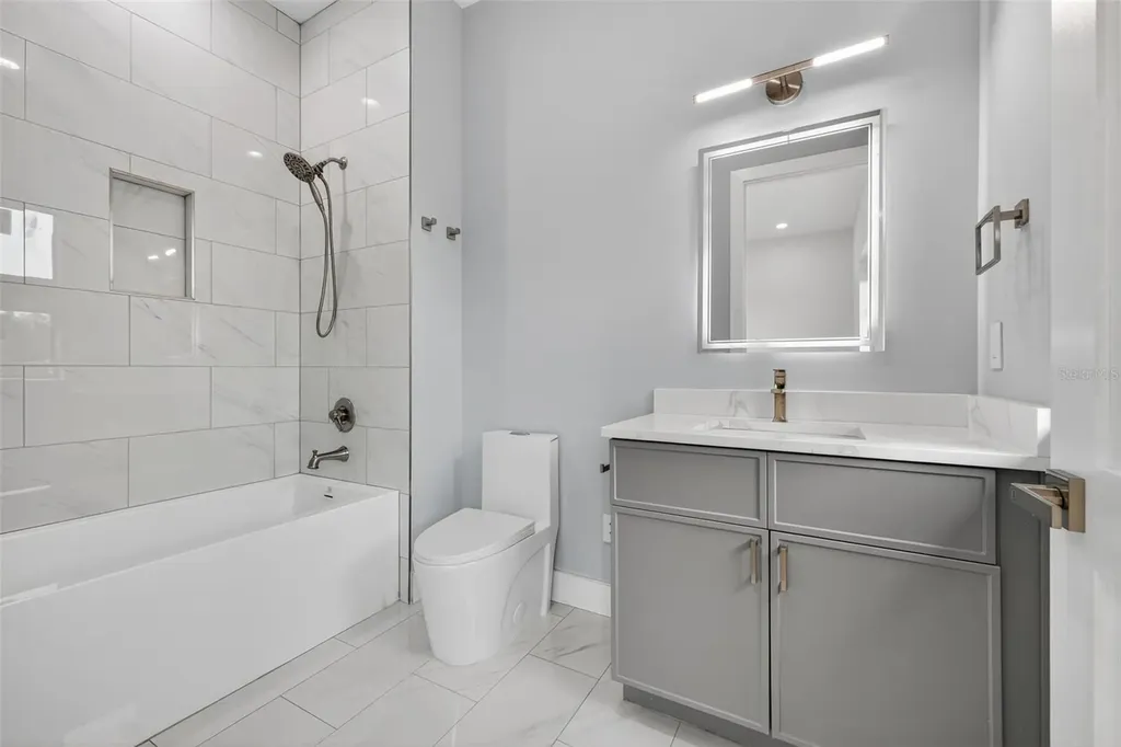 4527 26th Avenue S St Petersburg FL 33711