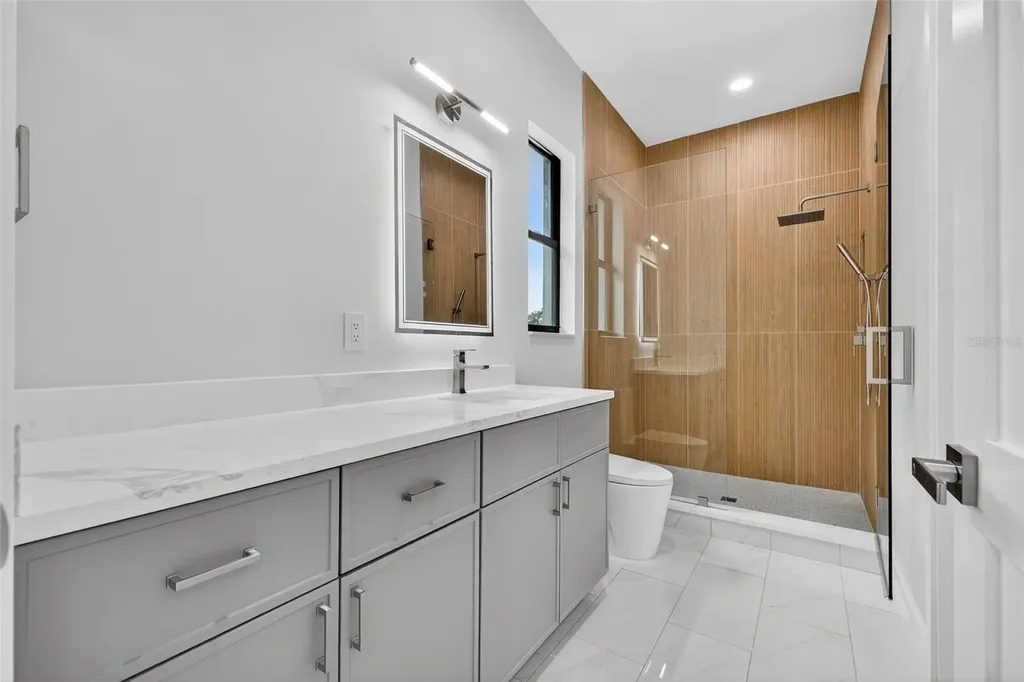 4527 26th Avenue S St Petersburg FL 33711