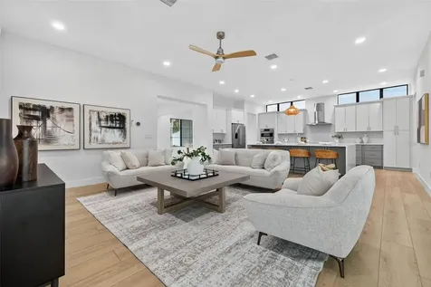 4527 26th Avenue S St Petersburg FL 33711