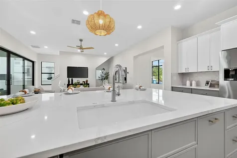 4527 26th Avenue S St Petersburg FL 33711