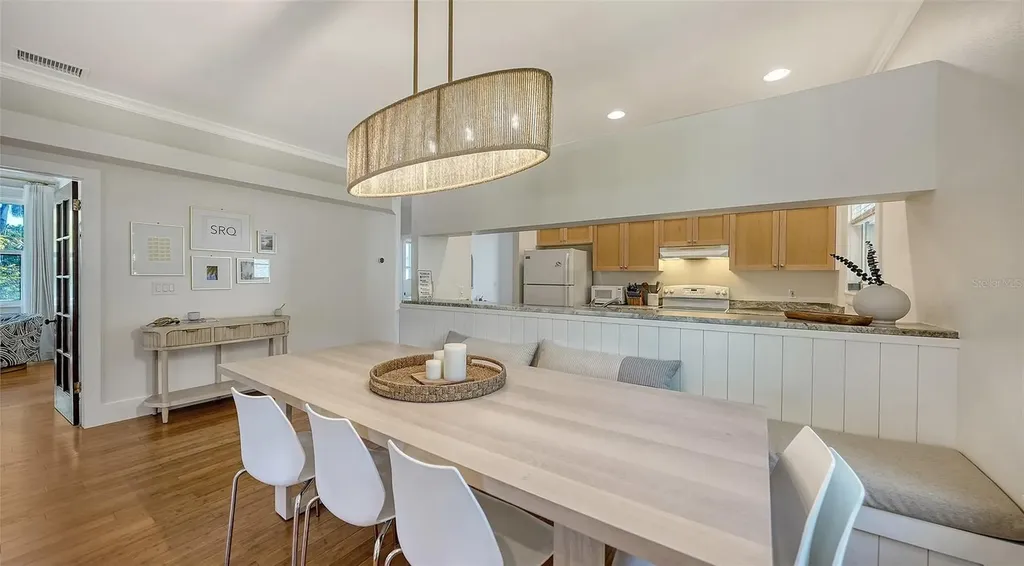 421 Island Circle Sarasota FL 34242