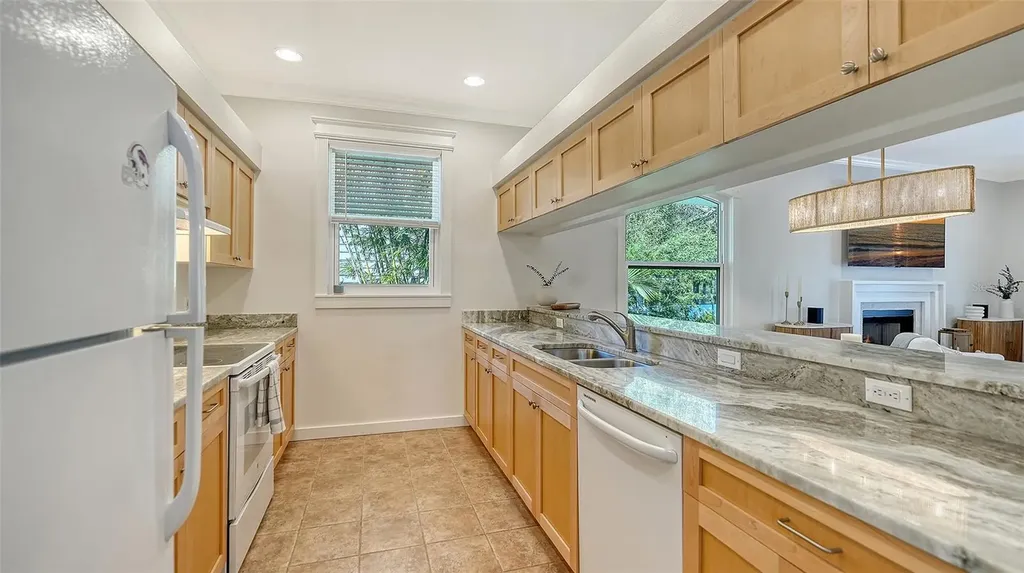 421 Island Circle Sarasota FL 34242