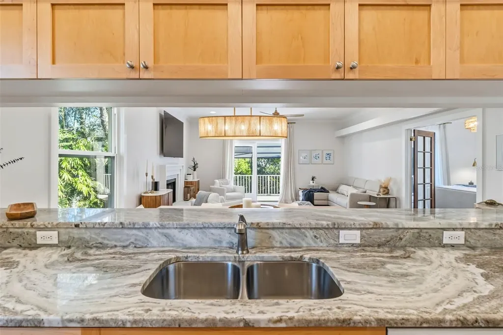 421 Island Circle Sarasota FL 34242