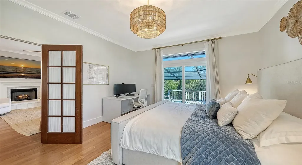 421 Island Circle Sarasota FL 34242