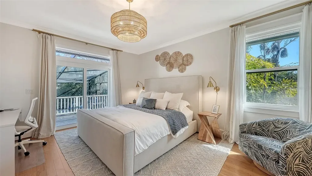 421 Island Circle Sarasota FL 34242