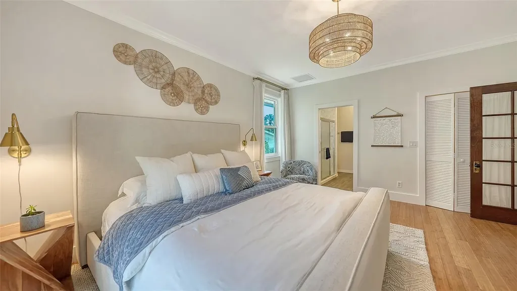421 Island Circle Sarasota FL 34242