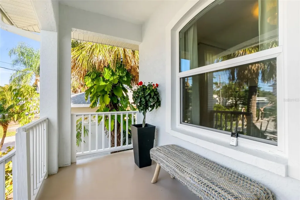 421 Island Circle Sarasota FL 34242